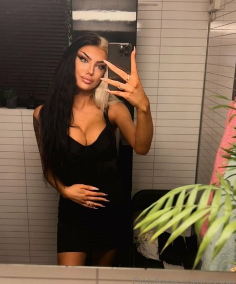 kysaa actrice de grande qualité galeries