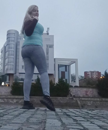 Dejana Savi actrice libre image