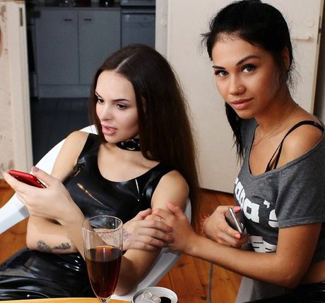 Wrapashouse nus star du porno galerie