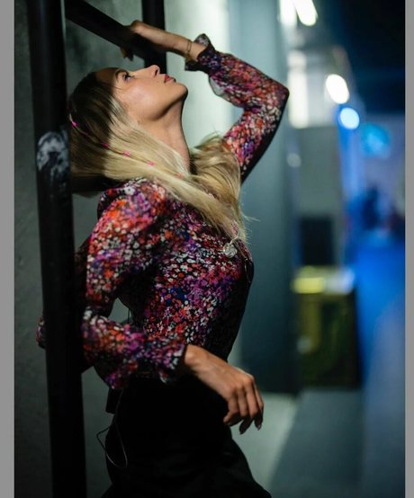 laure bv haut modèle archive