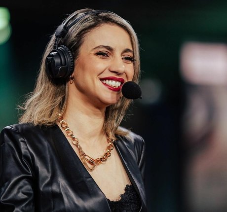 laure bv actrice sexy galerie