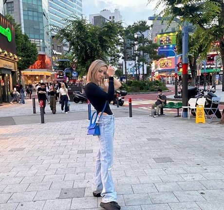 laure bv modèle magnifique image