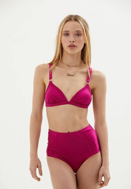 selfie pawg uniquementfans nu sympa galerie