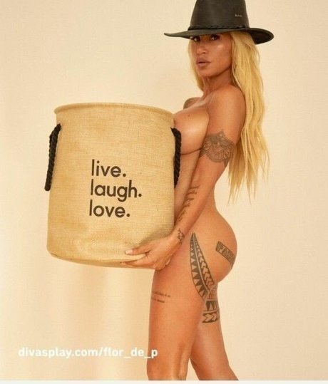 Florencia Pena art star du porno photo