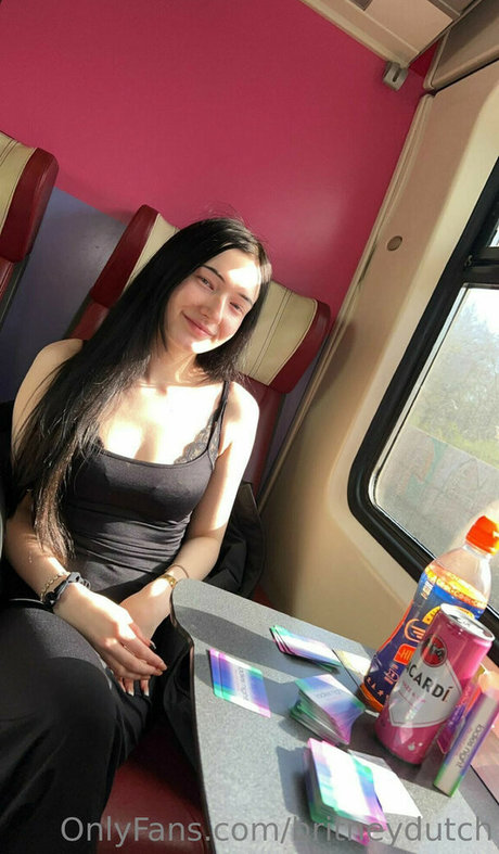 aisselles poilues onlyfans assez chaud photo