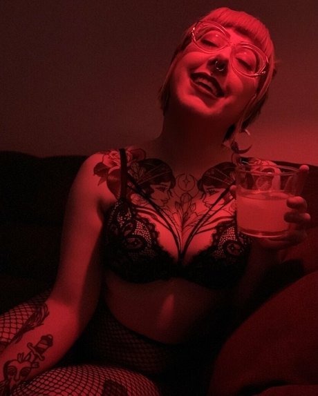 trrashvixen modèle pornographique archive