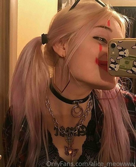 alice hot xxx modèle pornographique collection