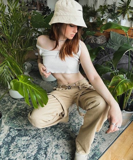 Leonie Busse haut étoile photos