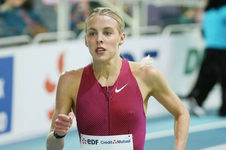 Keely Hodgkinson mannequin photo