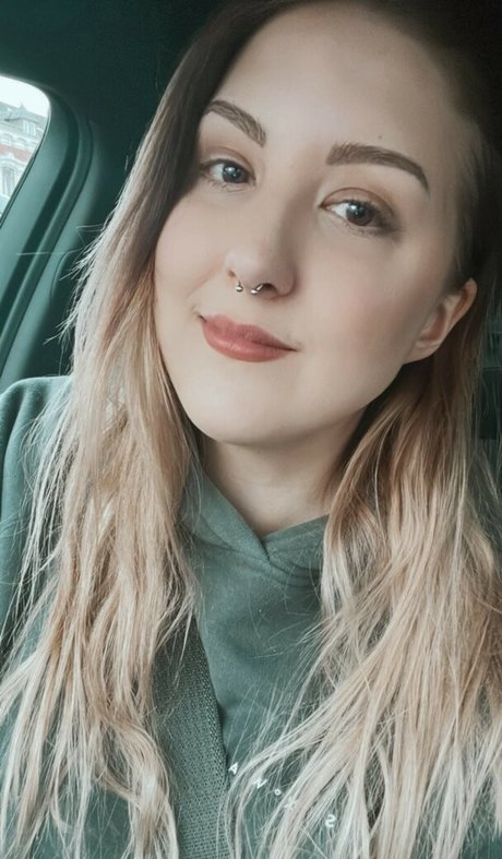 dieKittey modèle gratuit photo