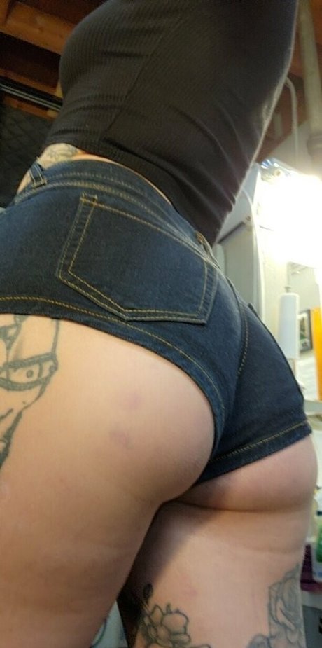 Little Spittle star érotique image