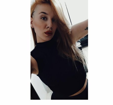 Lucila Villar nus étoiles img