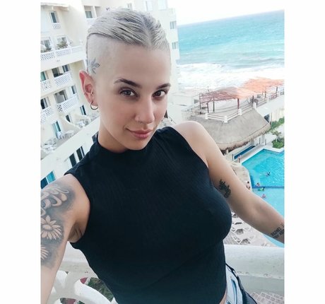 Lucila Villar star du porno gratuite img