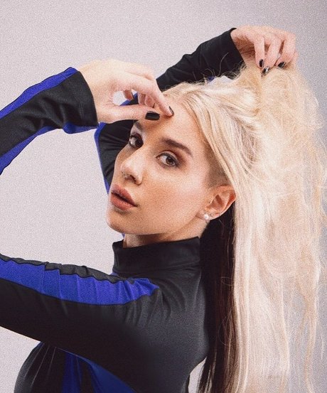 Lucila Villar star du porno xxx des photos