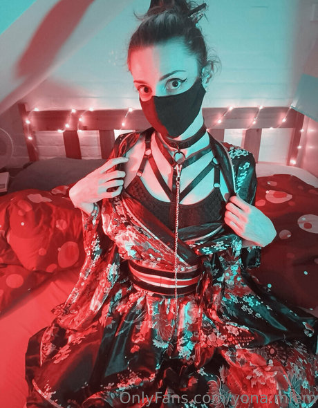 yona mlem étoile adulte galerie