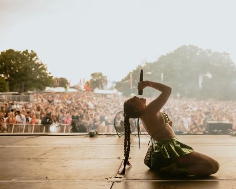 Mae Muller actrice érotique photo