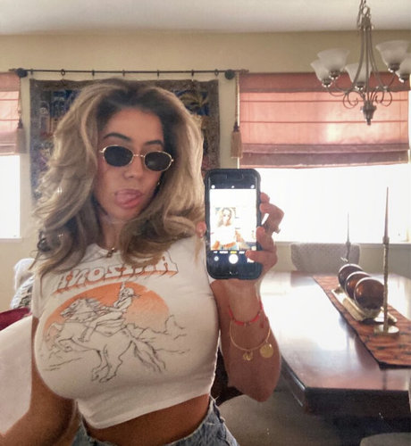 Nilaiyah Rey modèle de haute qualité photo