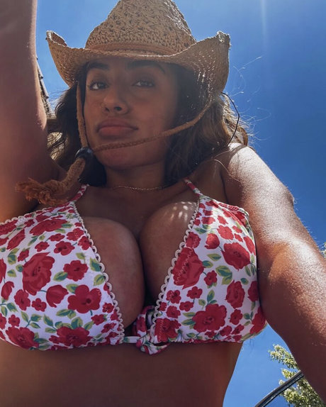 Nilaiyah Rey art star du porno photo