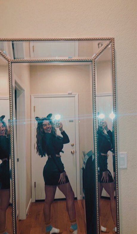 Nilaiyah Rey modèle érotique photo