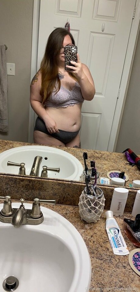 onlyflowersinhell actrice sexy galeries