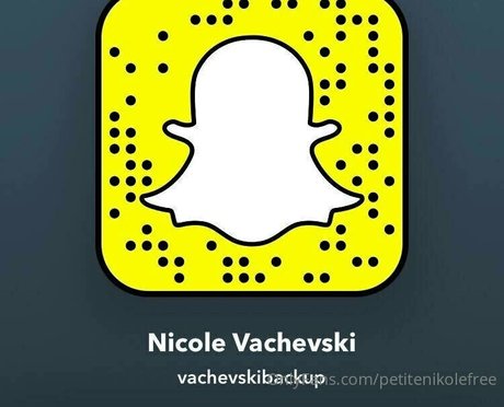 petitenikolefree modèle artistique galeries