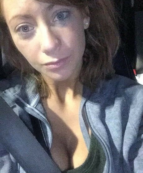 rousse tatouée onlyfans xxx sexy des photos