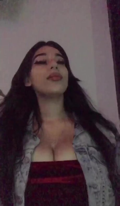 Fernanda V star du porno gratuite des photos