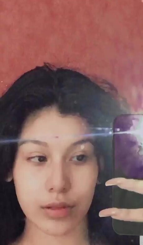 Fernanda V modèle nu des photos