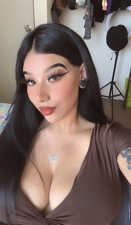 Fernanda V modèle exclusif des photos