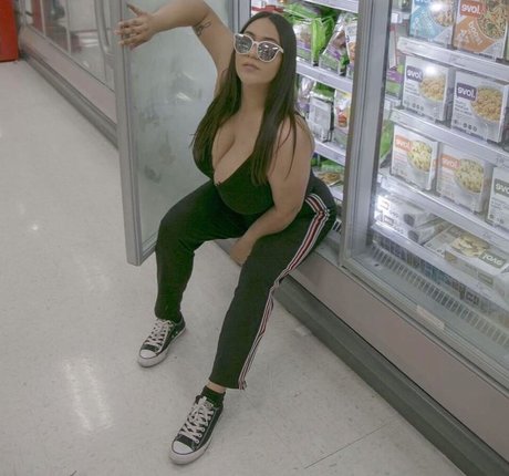 petits seins potelés onlyfans porno chaud galerie