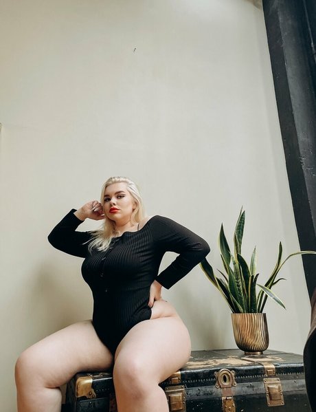 KoftaCurvy modèle des photos