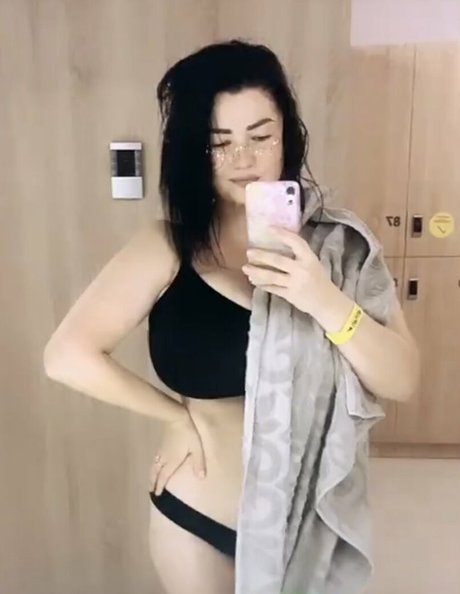 Irina P modèle chaud images