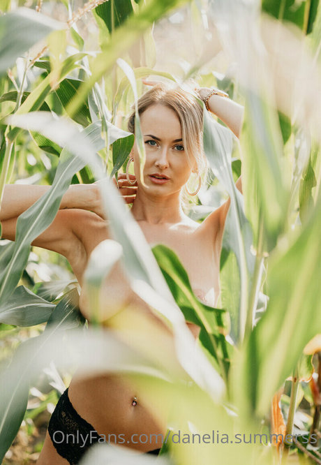 danelia summerss modèle nu photos