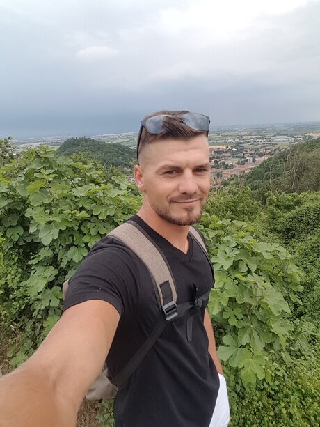 Plescan Ionut star du porno chaude galerie