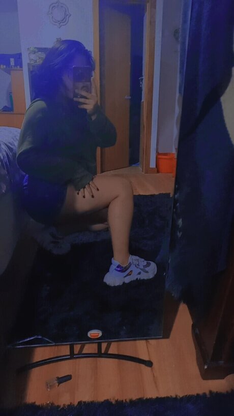 vane chica actrice exclusive photos