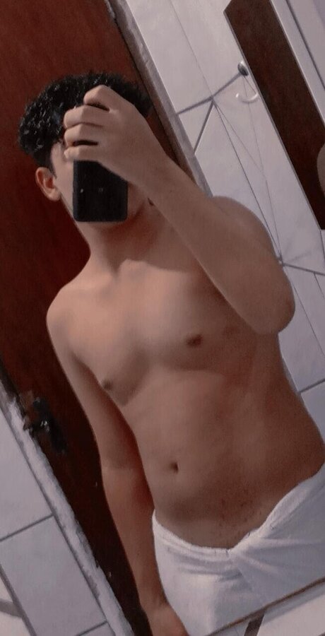 Augus Noir actrice de nus des photos