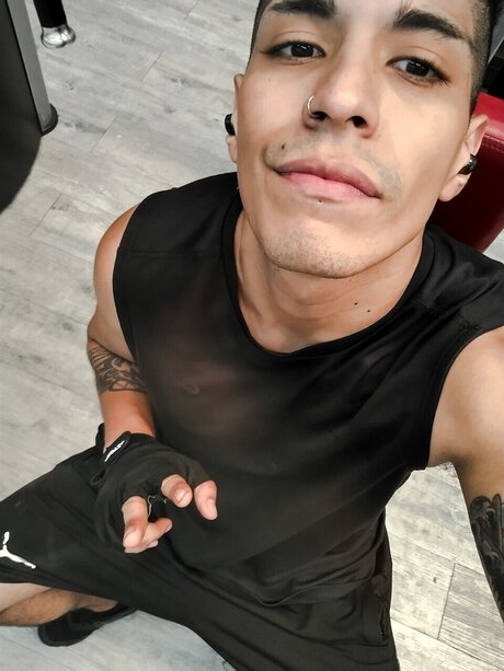 Sexy Milo_ joli modèle img