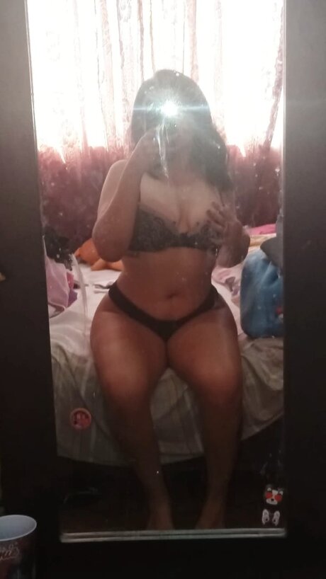 Michlxvx actrice sexy image