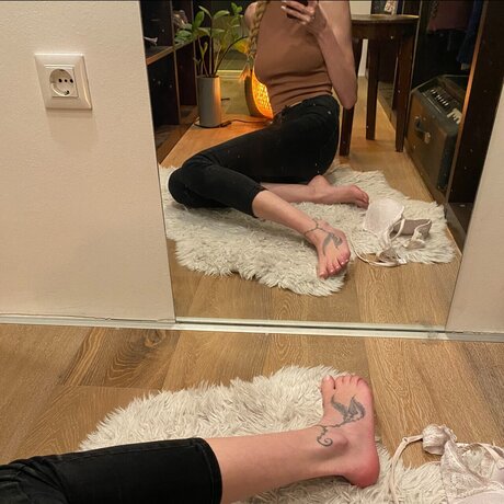 Tinny Bamby jolie actrice des photos