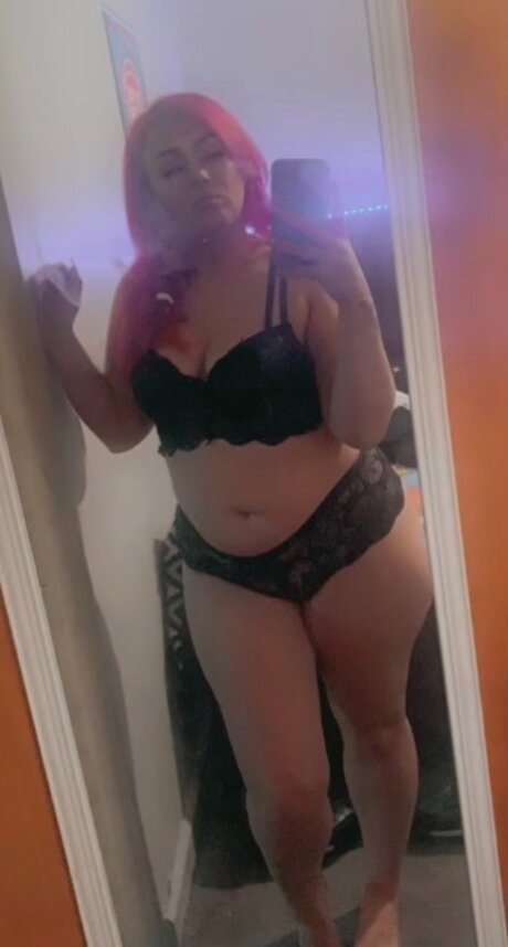 Piinkyy star exclusive images