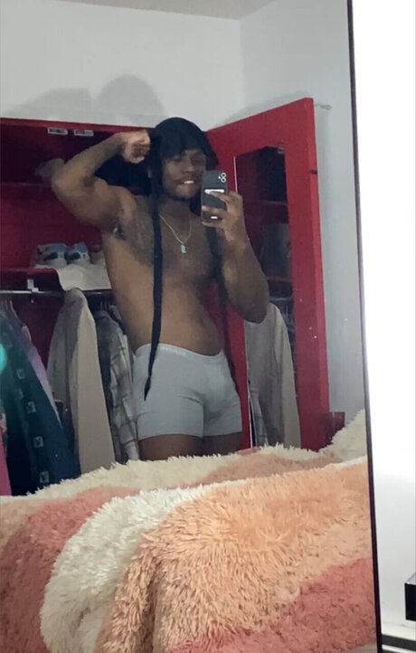 two4seven3six5 modèle exclusif photo