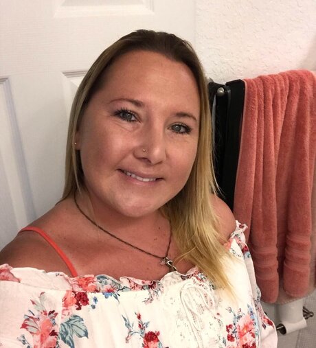 NikkiS modèle xxx photo