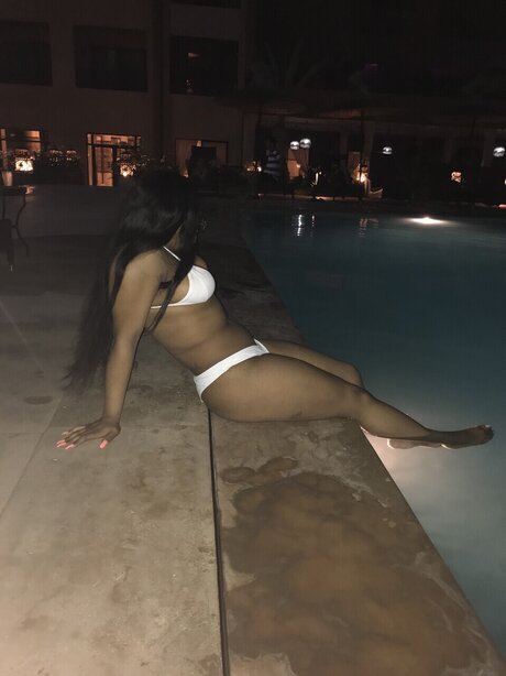 PRETTY MONEY_ modèles nus galeries