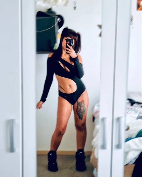 Call me BabySo actrice adulte archive