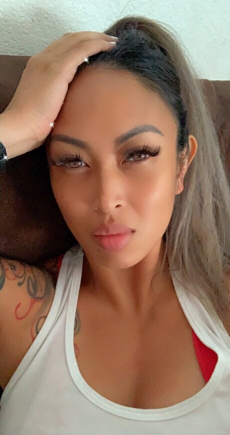 Hella Kulit star du porno xxx photos