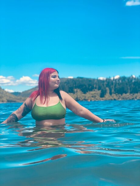 u207612956 modèle adulte galeries