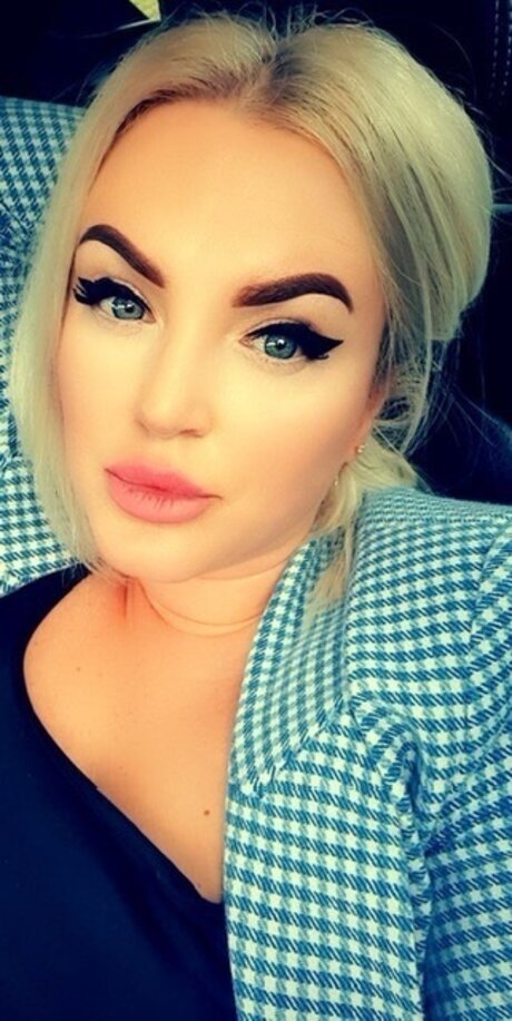 AlexaPeach_ étoile de l'art img