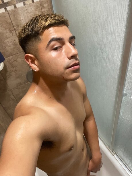 Angel Tirano modèle hd archive