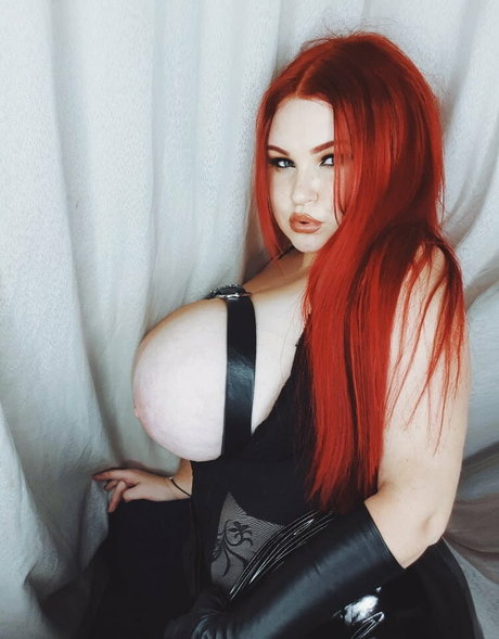 Alena Ostanova modèle sympa photos