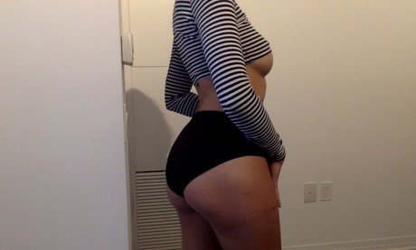 Sheiscursed actrice chaude collection